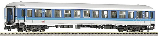 Passenger car 2nd class in &quot;InterRegio&quot; livery with bicycle compartment<br /><a href='images/pictures/Roco/45138.jpg' target='_blank'>Full size image</a>